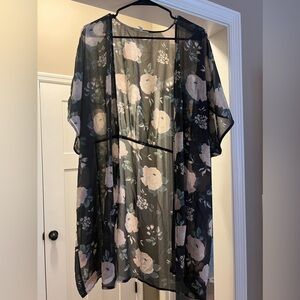 Gray sheer floral kimono size 0/1